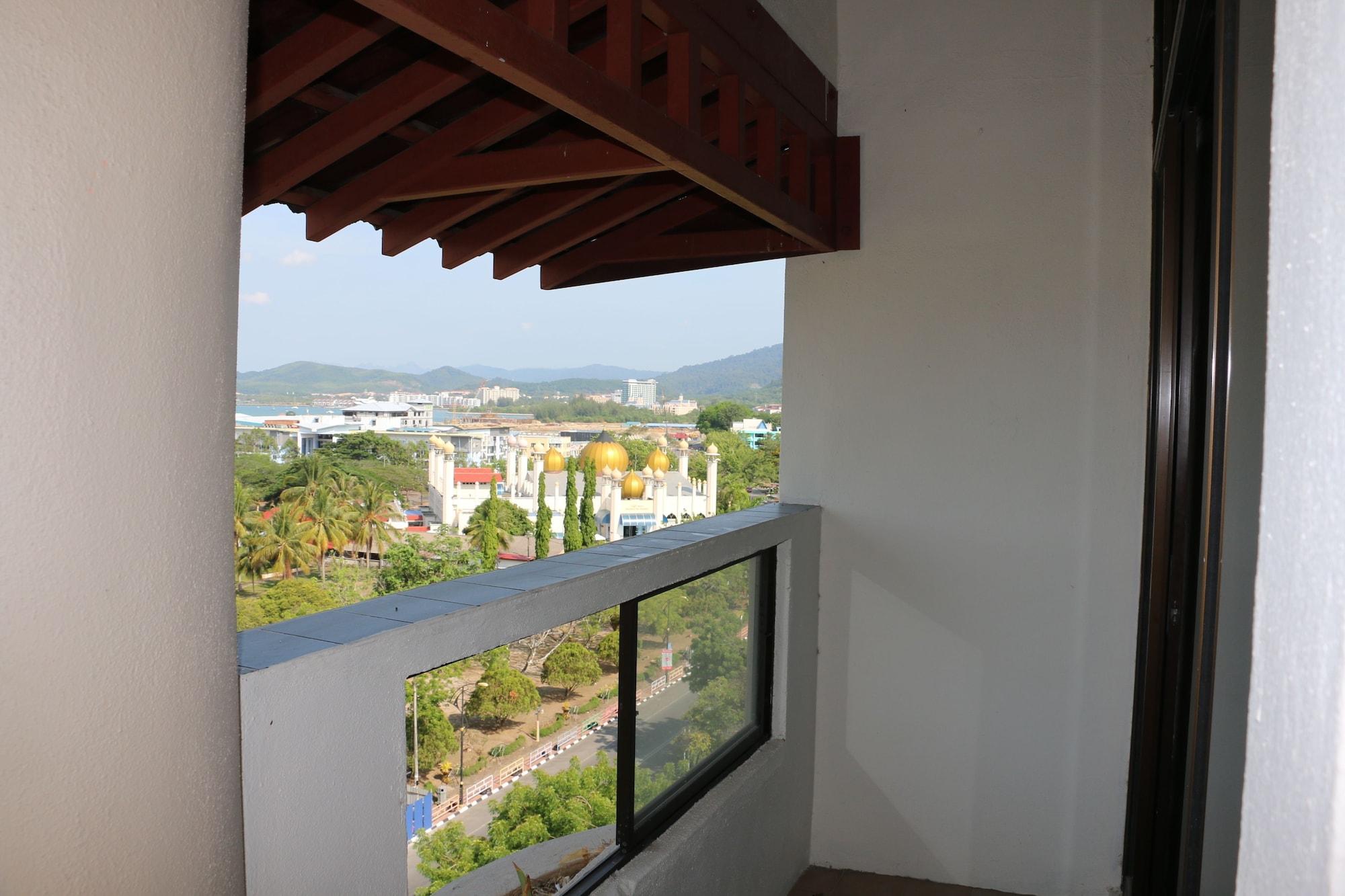 Eagle Bay Hotel Langkawi Exterior photo