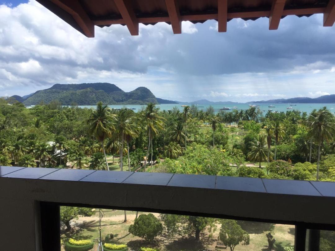 Eagle Bay Hotel Langkawi Exterior photo