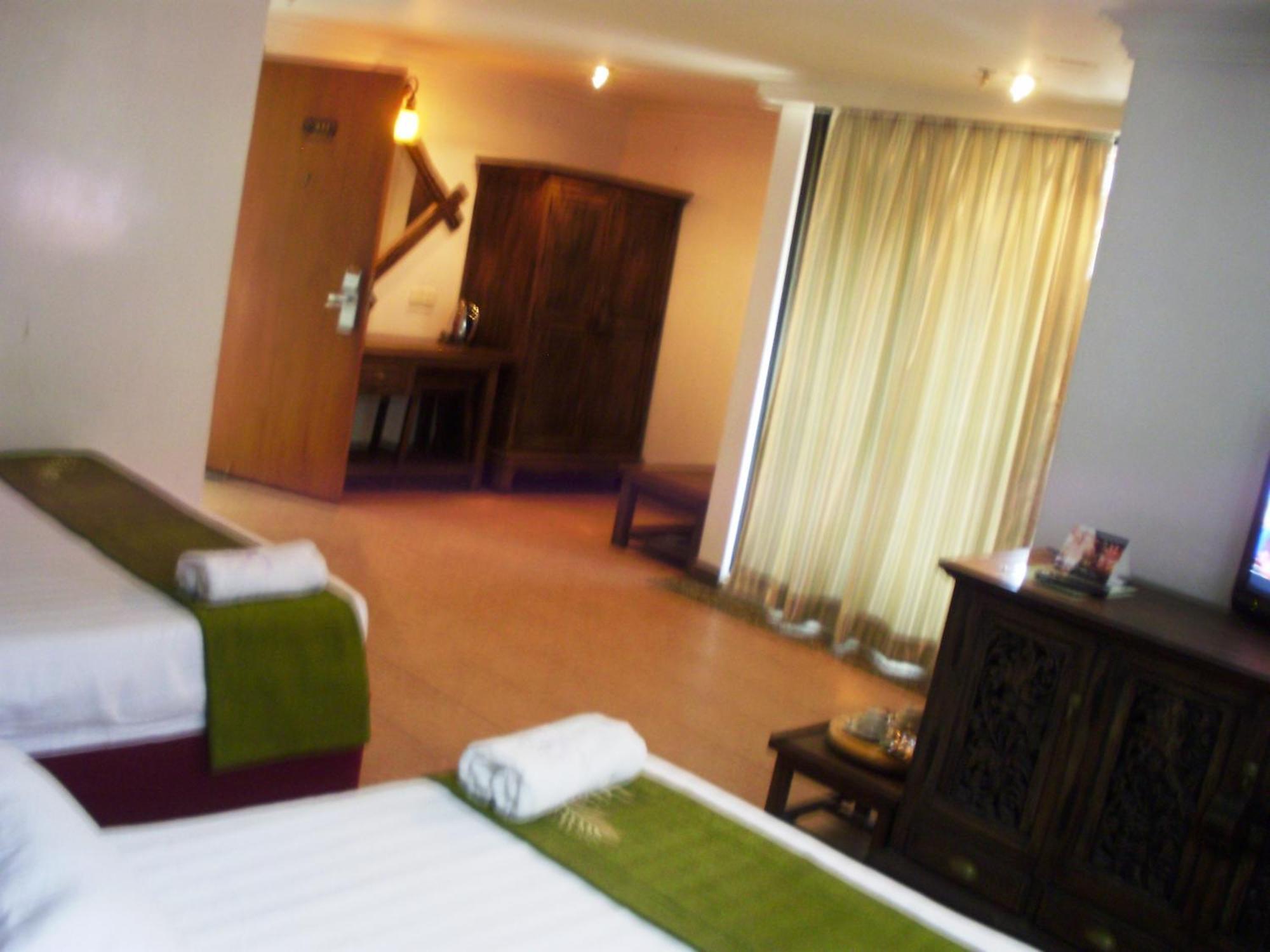 Eagle Bay Hotel Langkawi Exterior photo