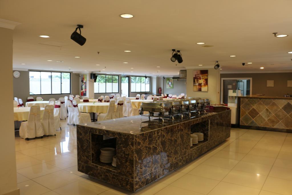 Eagle Bay Hotel Langkawi Exterior photo